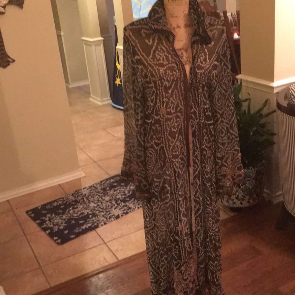 Azmina,intricate embellishments,M, 100% silk!